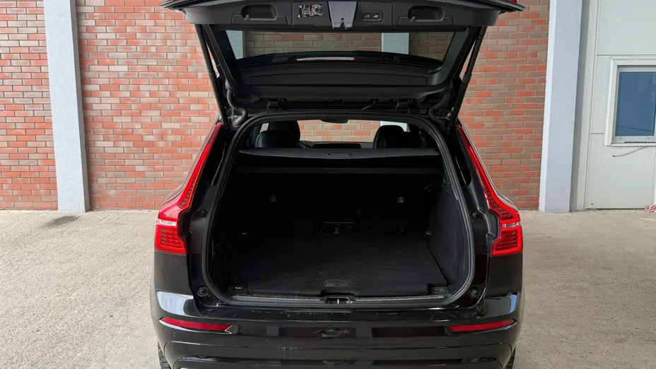 VOLVO XC60 XC60 B4 D AWD R-Design aut