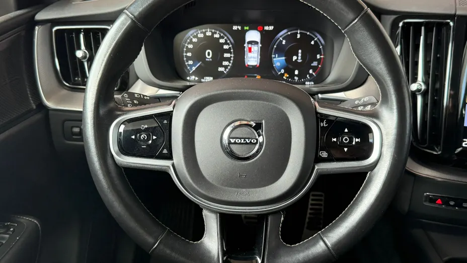 VOLVO XC60 XC60 B4 D AWD R-Design aut