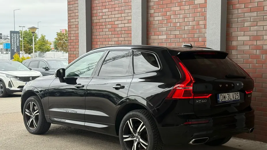 VOLVO XC60 XC60 B4 D AWD R-Design aut