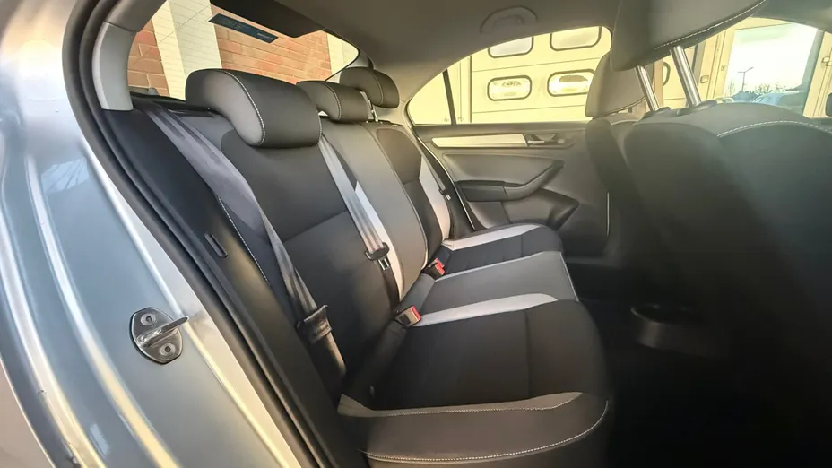 SKODA Rapid Rapid 1.0 TSI Ambition