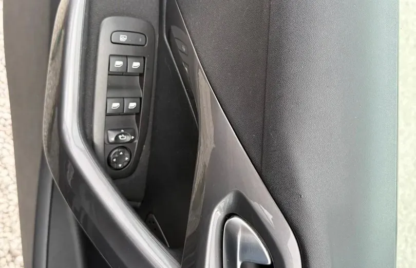 PEUGEOT 2008 -