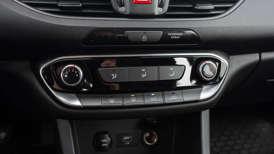 HYUNDAI i30 i30 1.5 DPI Classic +