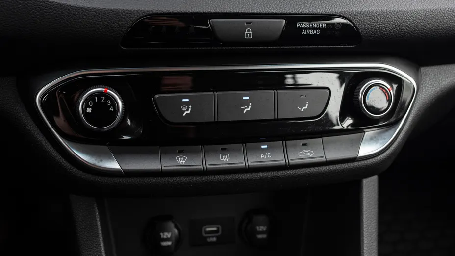 HYUNDAI i30 i30 1.5 DPI Classic +