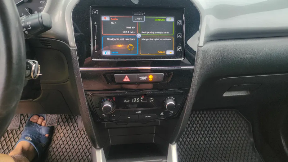 SUZUKI Vitara -