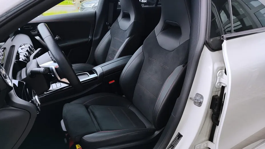 MERCEDES-BENZ CLA CLA 200 AMG Line 7G-DCT