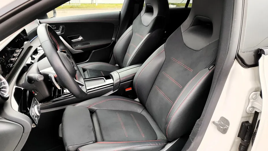 MERCEDES-BENZ CLA CLA 200 AMG Line 7G-DCT