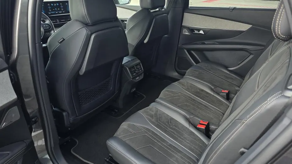 PEUGEOT 5008 5008 1.6 PureTech GT Pack S&S EAT8