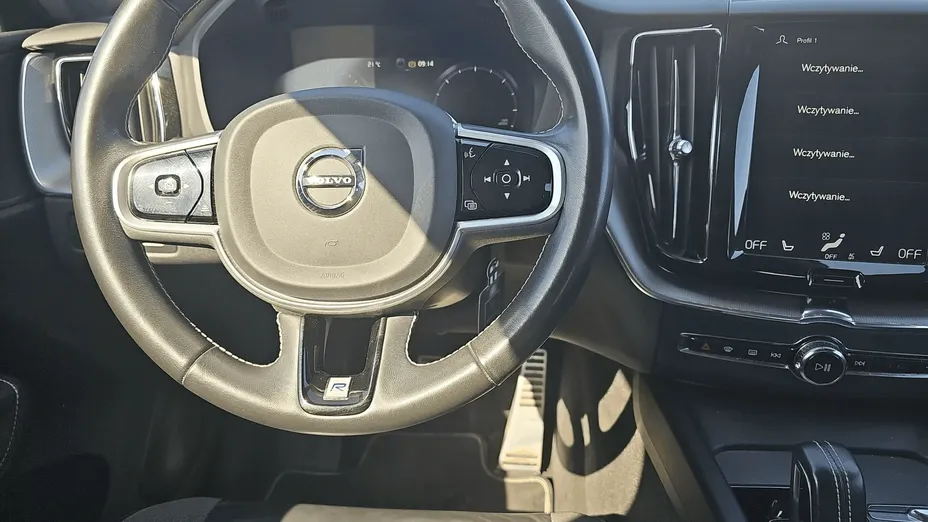 VOLVO XC60 XC60 B4 D AWD R-Design aut