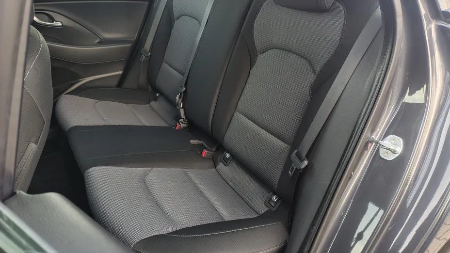 HYUNDAI i30 i30 1.5 DPI Classic +