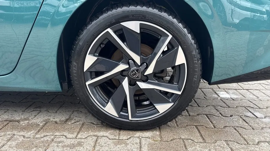 PEUGEOT 308 308 1.2 PureTech Allure S&S EAT8