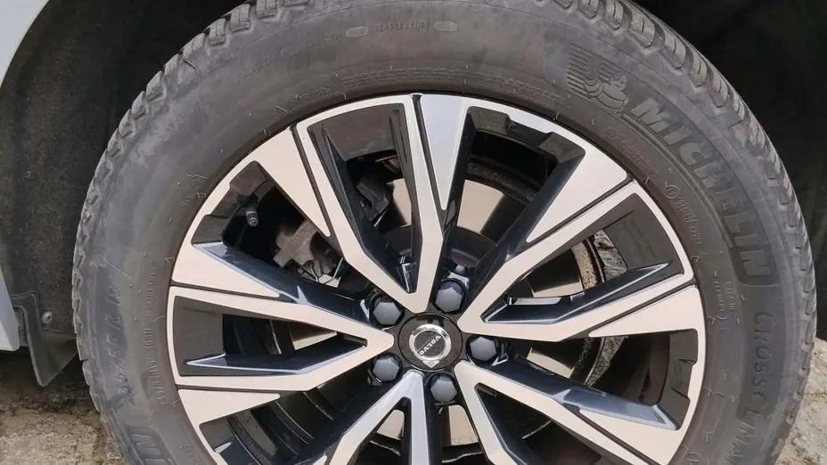 VOLVO XC60 -