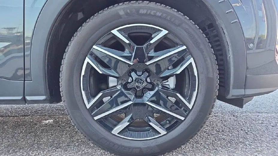 PEUGEOT 3008 3008 1.2 PureTech mHEV GT Exclusive e-DCS6