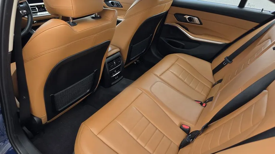 BMW Seria 3 320d xDrive Luxury Line aut