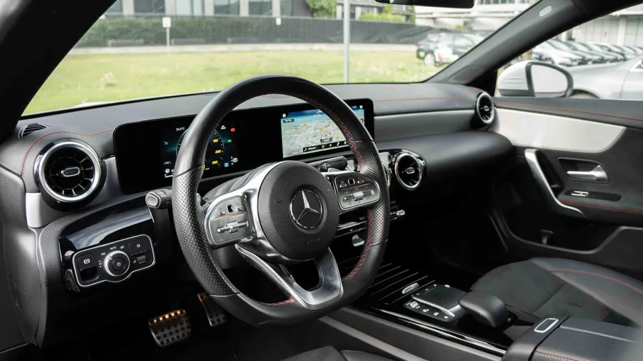 MERCEDES-BENZ CLA CLA 200 AMG Line 7G-DCT