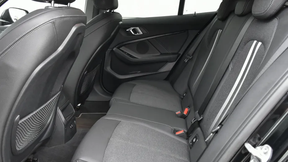 BMW Seria 1 118i Sport Line