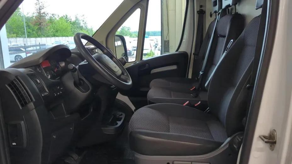 PEUGEOT Boxer Boxer 333 BlueHDi L2H2 Pro