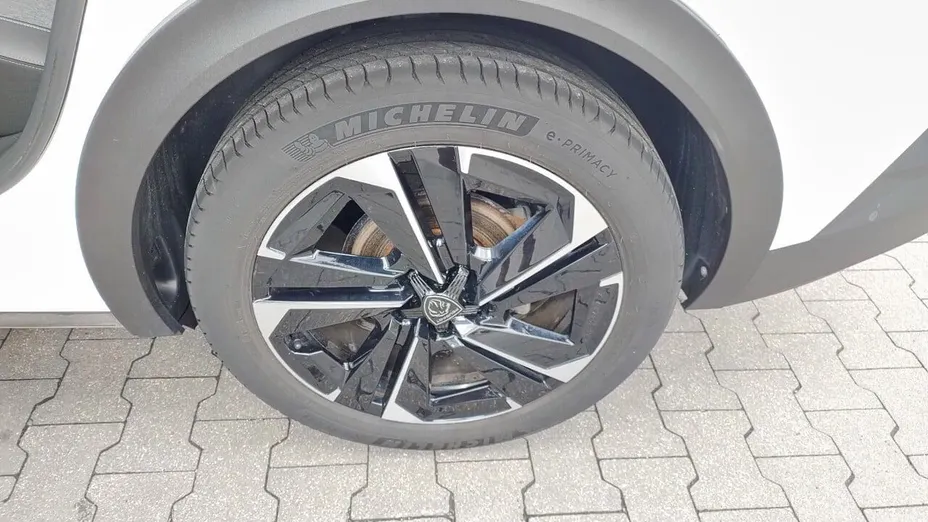 PEUGEOT 408 408 1.2 PureTech Allure S&S EAT8
