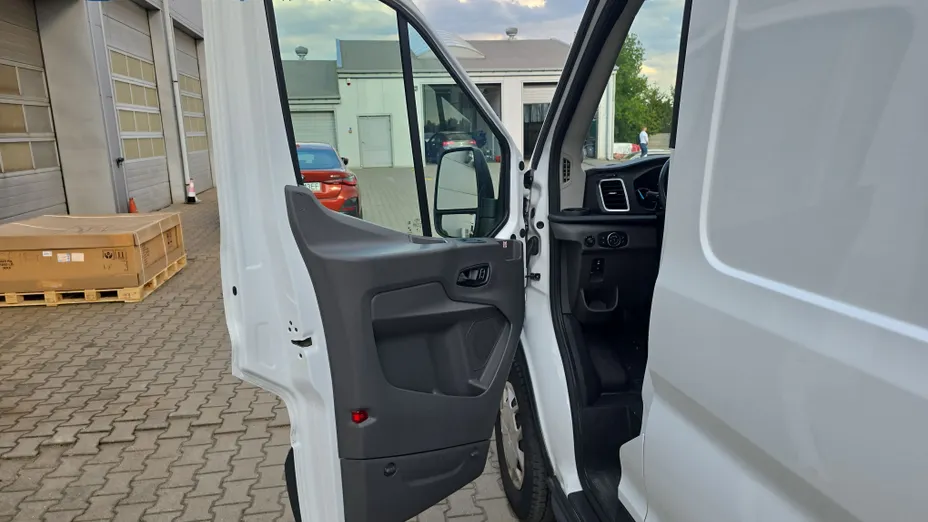 FORD Transit E-Transit 350 L3H2 RWD Trend
