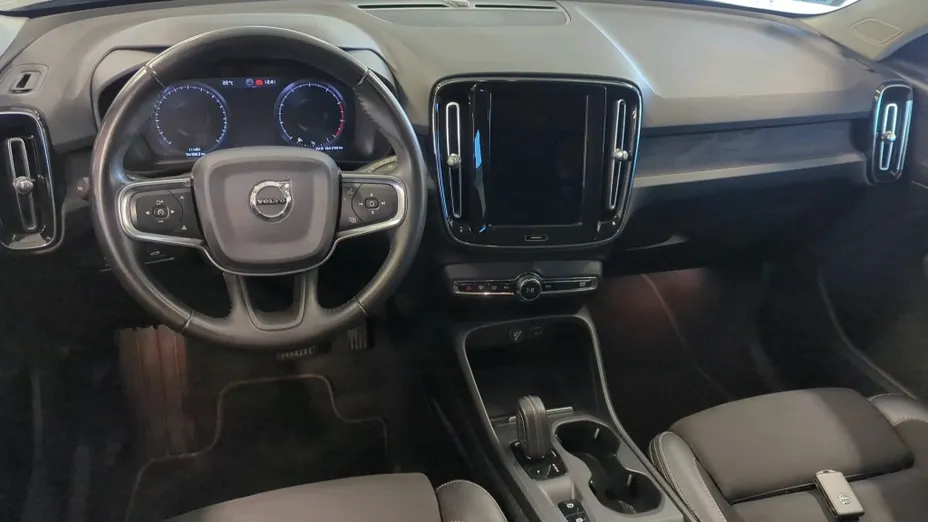 VOLVO XC40 XC40 T3 Momentum Pro aut