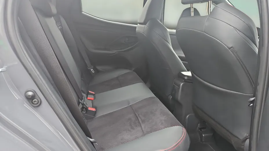 TOYOTA Yaris Yaris Hybrid 1.5 GR Sport