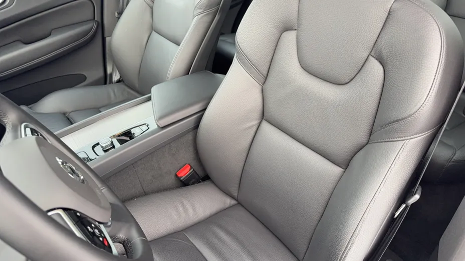 VOLVO XC60 XC60 B5 B AWD Plus Dark aut