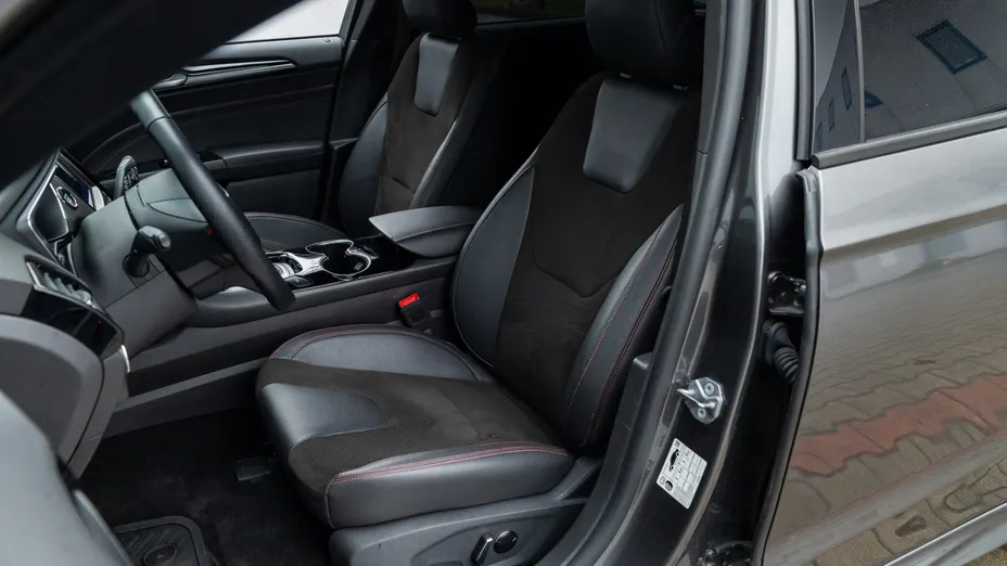 FORD Mondeo Mondeo 2.0 Hybrid ST-Line Plus