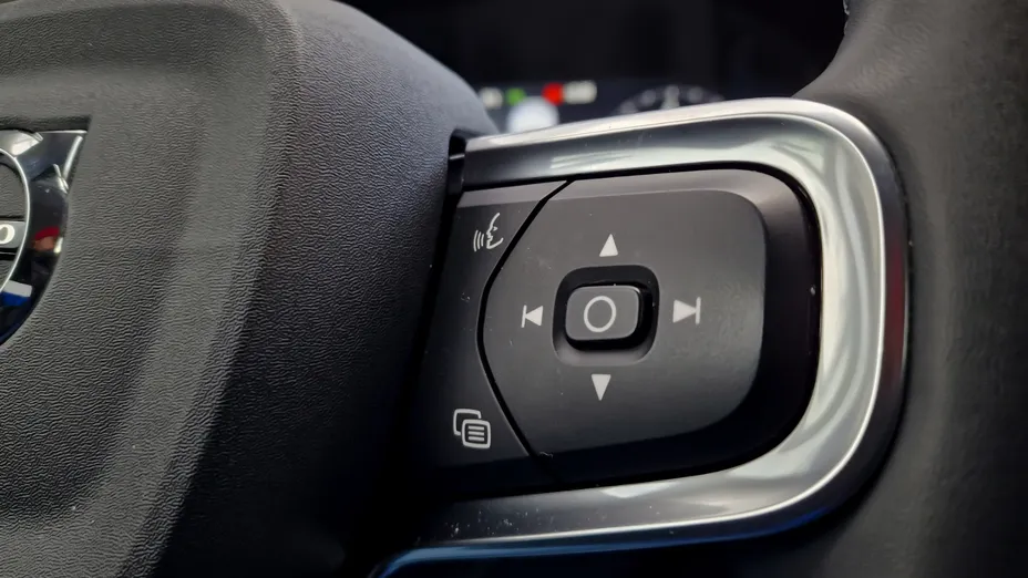 VOLVO XC40 XC40 T3 Momentum