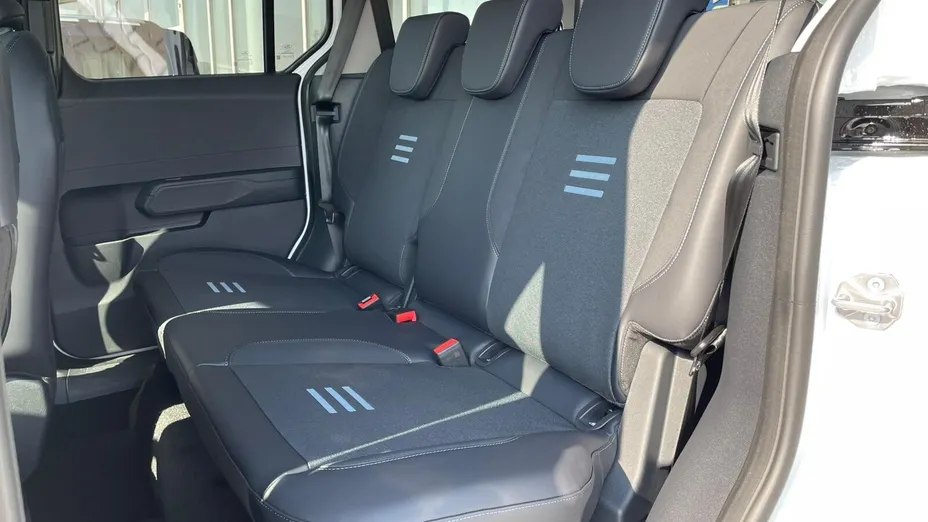 FORD Tourneo Courier Tourneo Courier 1.0 EcoBoost Active aut Nowy