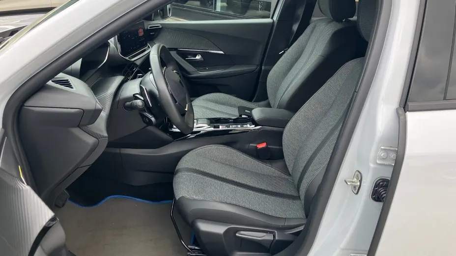 PEUGEOT 2008 2008 PureTech 130 Allure S&S EAT8