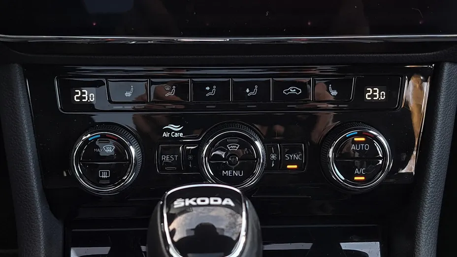 SKODA Superb Superb 2.0 TDI SCR L&K DSG