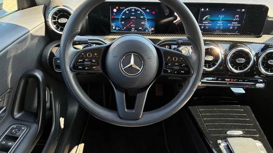 MERCEDES-BENZ CLA CLA 180 7G-DCT