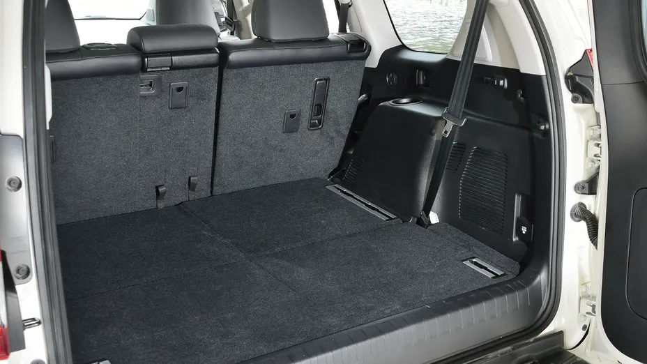 TOYOTA Land Cruiser LC 2.8 D-4D Prestige aut Nowy