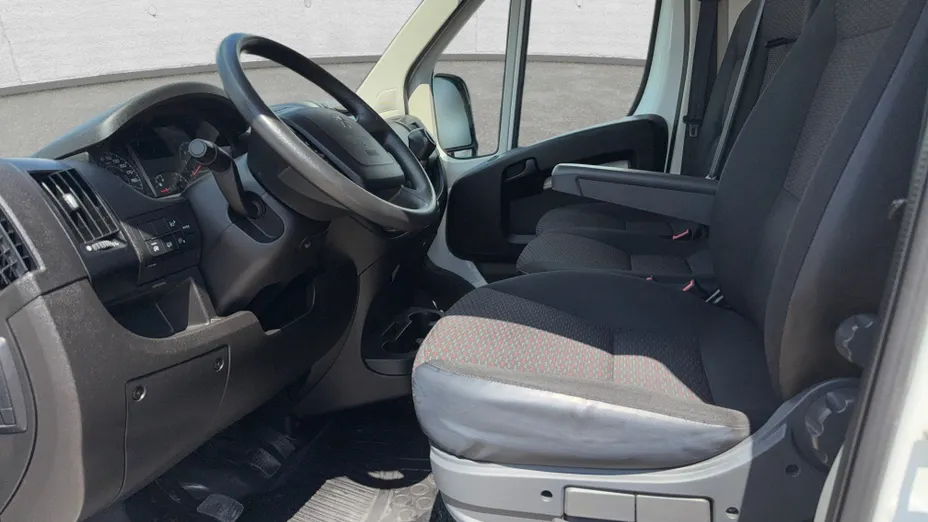 PEUGEOT Boxer Boxer 333 BlueHDi L2H2 Pro