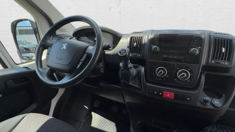 PEUGEOT Boxer Boxer 333 BlueHDi L2H2 Pro