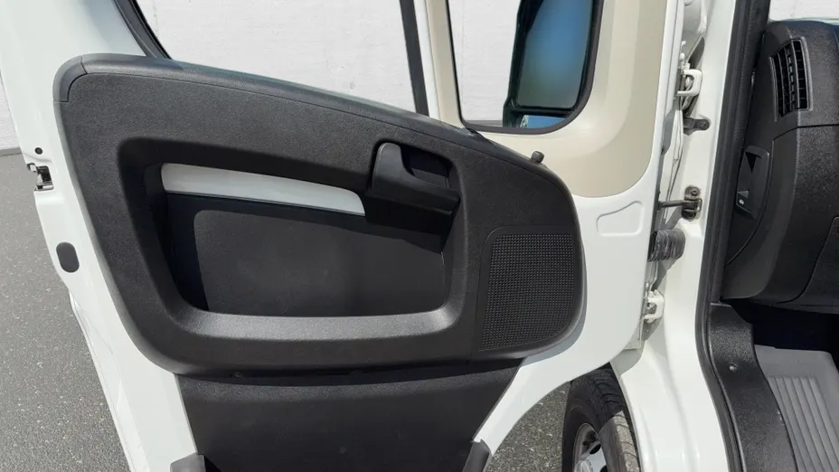 PEUGEOT Boxer Boxer 333 BlueHDi L2H2 Pro
