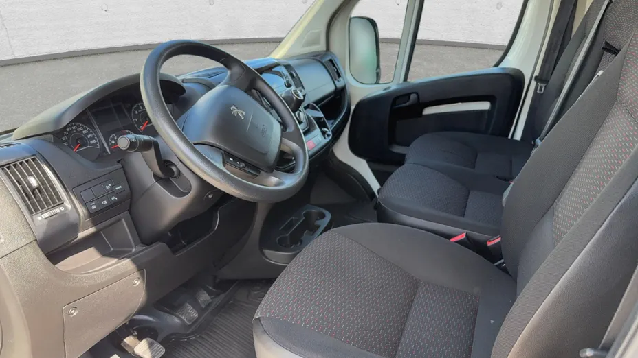 PEUGEOT Boxer Boxer 333 BlueHDi L2H2 Pro