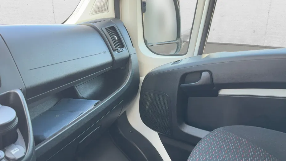 PEUGEOT Boxer Boxer 333 BlueHDi L2H2 Pro