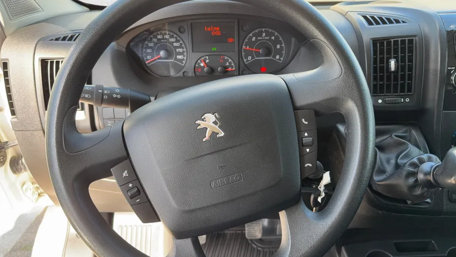 PEUGEOT Boxer Boxer 333 BlueHDi L2H2 Pro