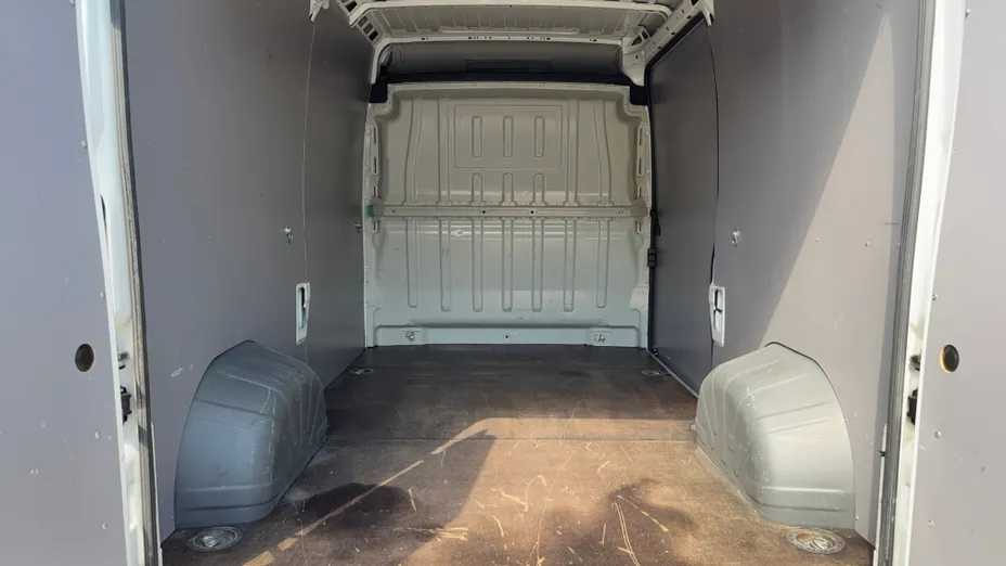 PEUGEOT Boxer Boxer 333 BlueHDi L2H2 Pro