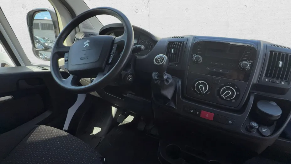 PEUGEOT Boxer Boxer 333 BlueHDi L2H2 Pro