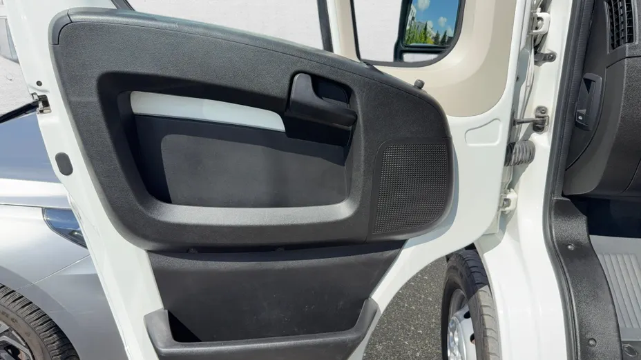 PEUGEOT Boxer Boxer 333 BlueHDi L2H2 Pro