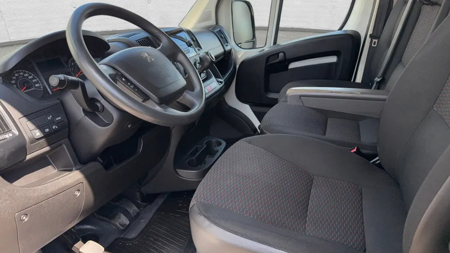 PEUGEOT Boxer Boxer 333 BlueHDi L2H2 Pro