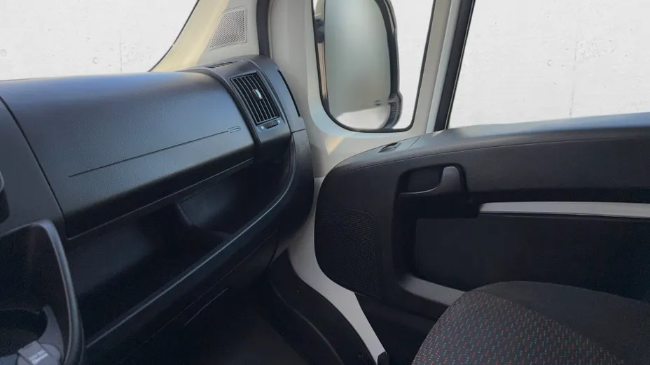 PEUGEOT Boxer Boxer 333 BlueHDi L2H2 Pro