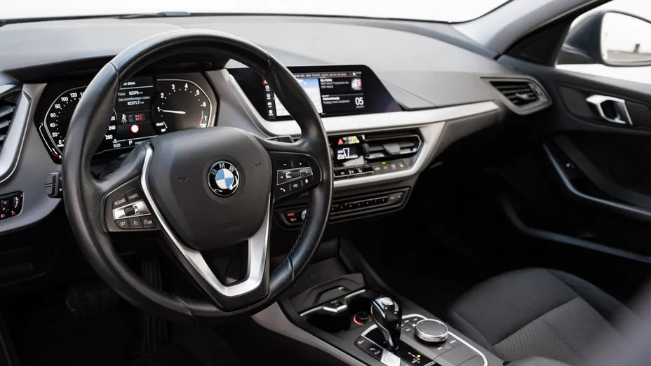 BMW Seria 1 118i Advantage aut