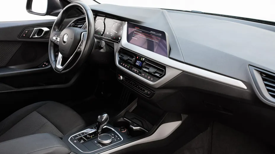 BMW Seria 1 118i Advantage aut