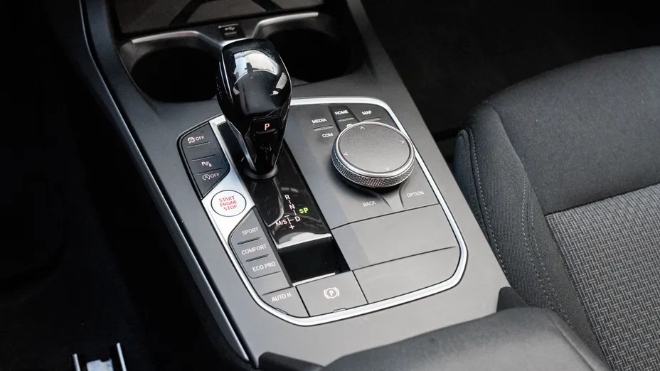 BMW Seria 1 118i Advantage aut