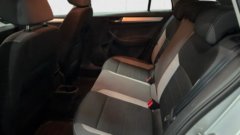 SKODA Rapid Rapid Spb. 1.0 TSI Ambition