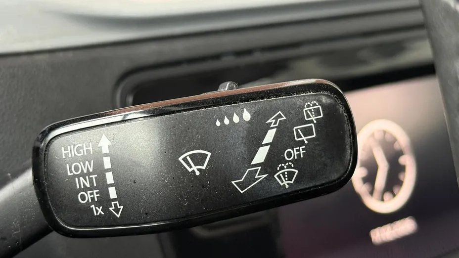 SKODA Rapid Rapid 1.0 TSI Ambition