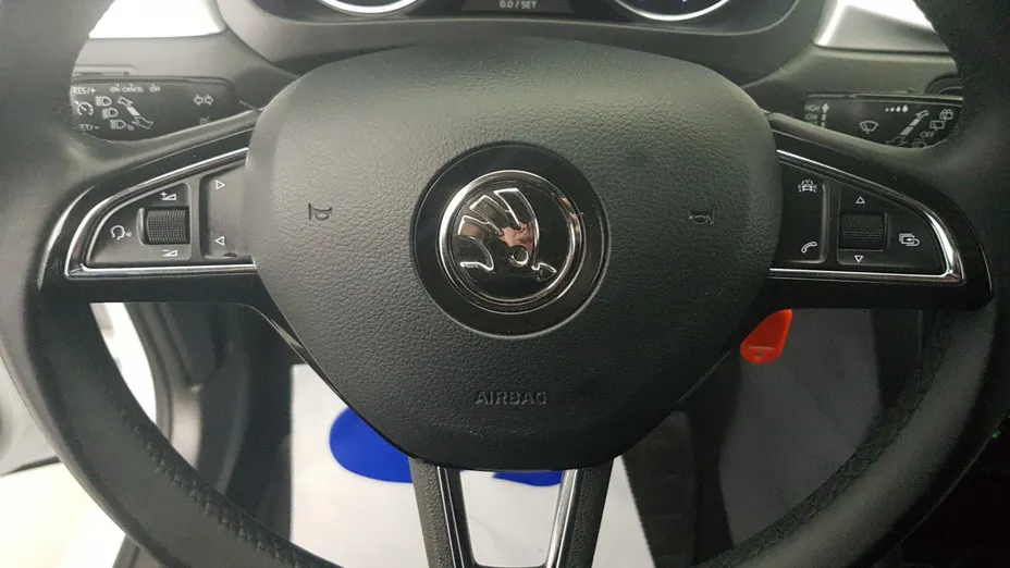 SKODA Rapid Rapid 1.0 TSI Ambition