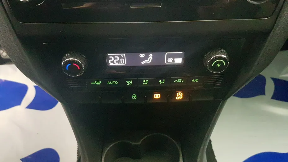 SKODA Rapid Rapid 1.0 TSI Ambition